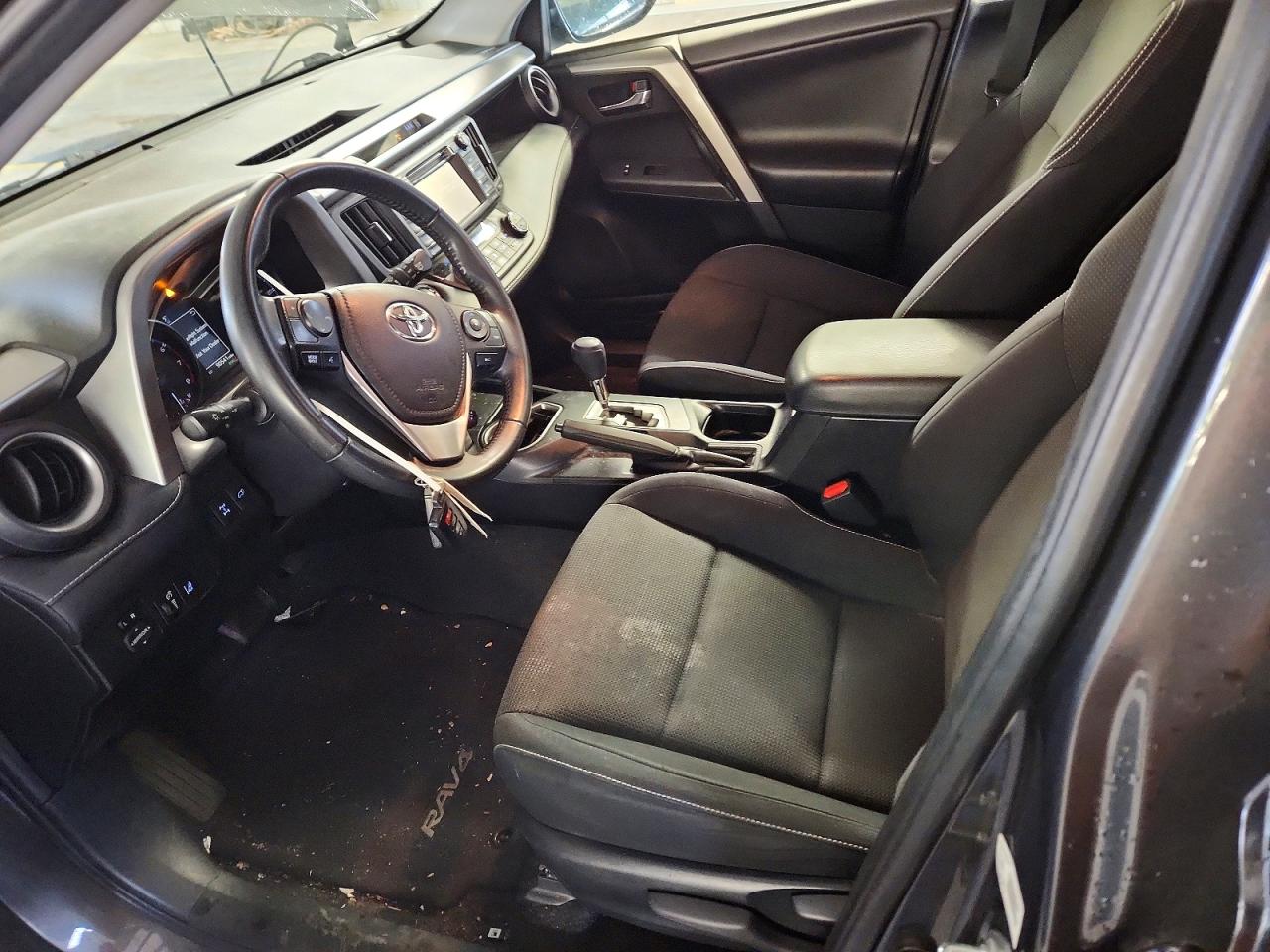 2018 TOYOTA RAV4 XLE photo 19