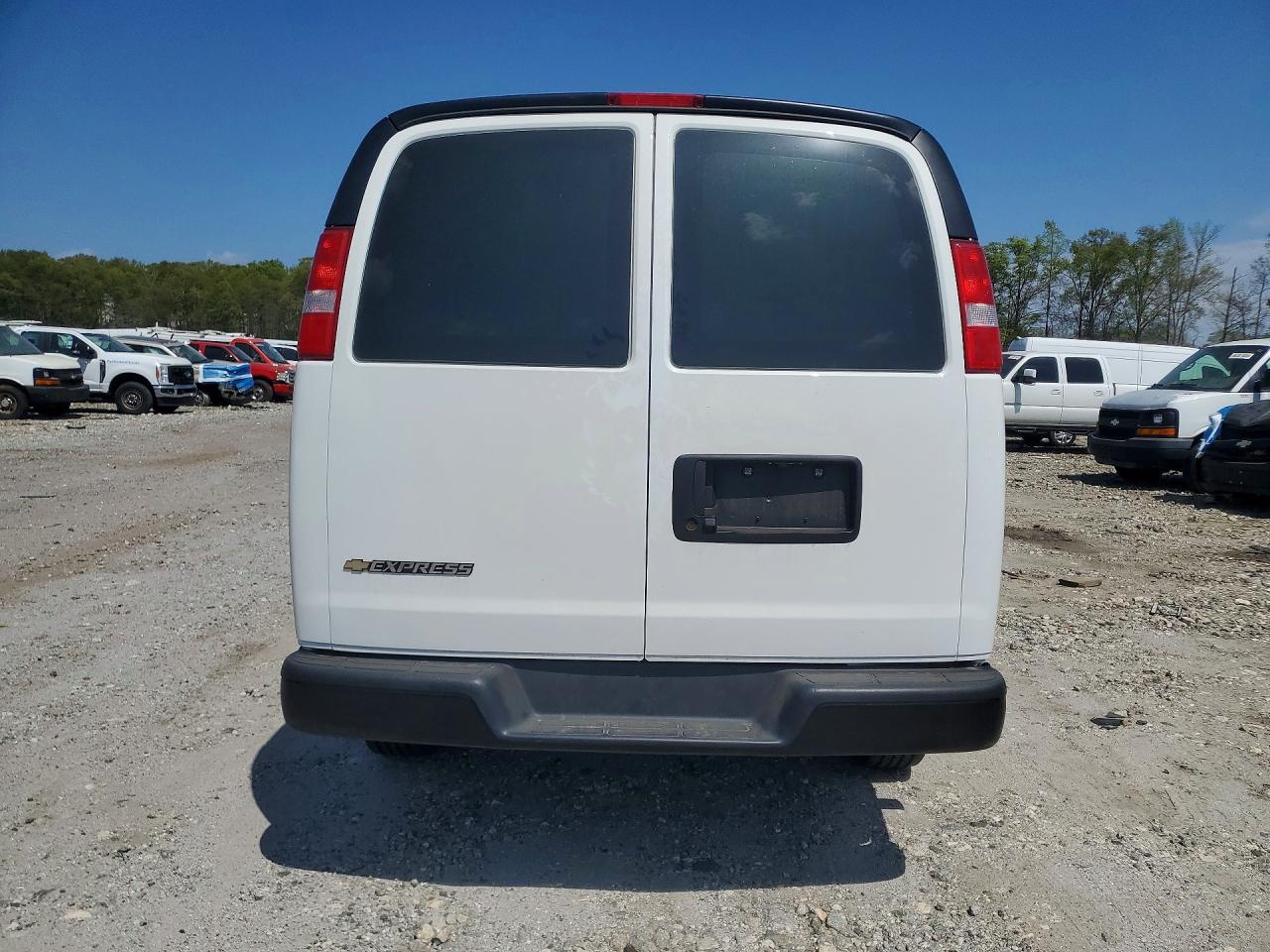 2025 CHEVROLET EXPRESS 3500 CARGO DELIVERY VAN photo 16