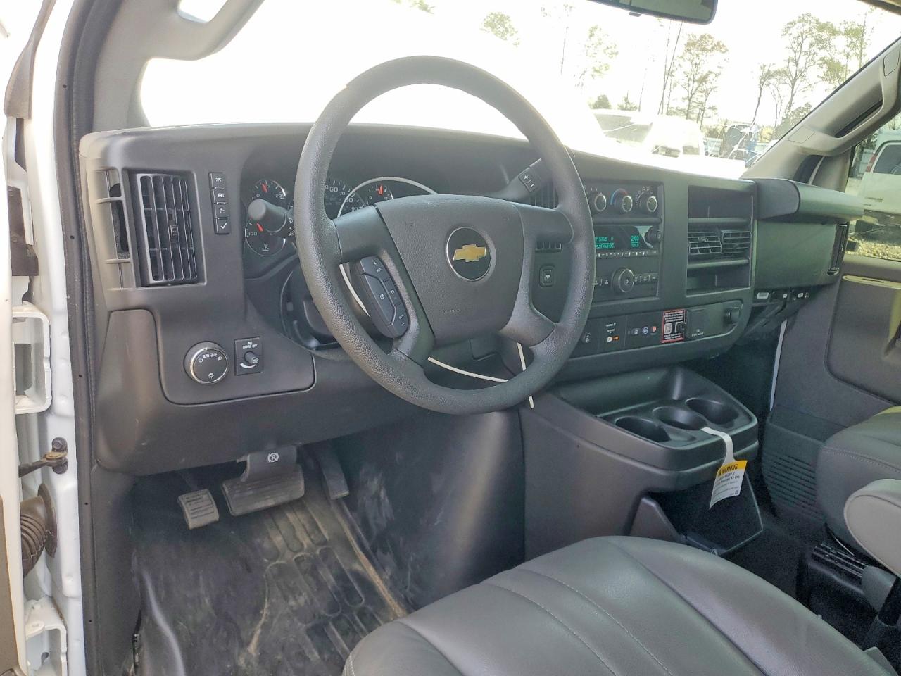 2025 CHEVROLET EXPRESS 3500 CARGO DELIVERY VAN photo 22
