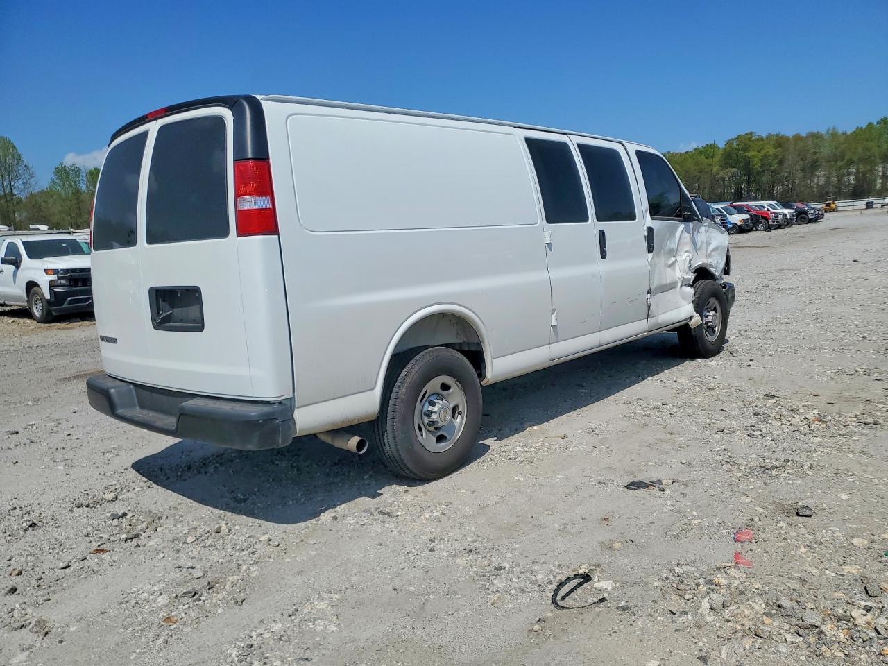 2025 CHEVROLET EXPRESS 3500 CARGO DELIVERY VAN photo 7