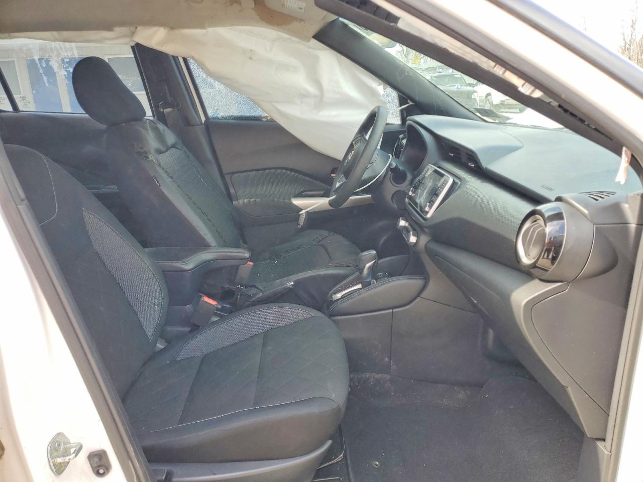 2019 NISSAN KICKS SV photo 13