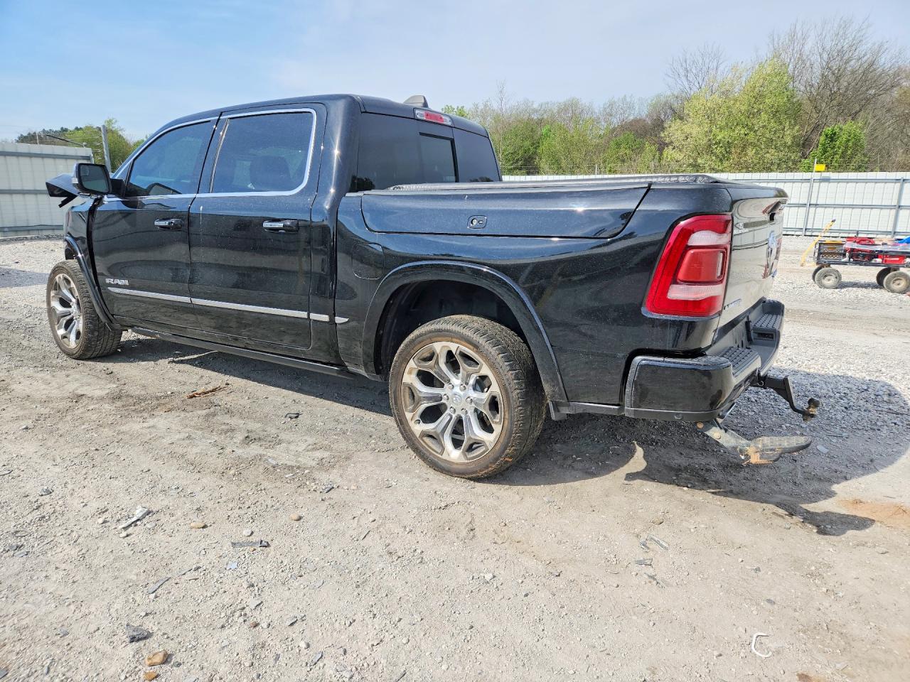 2019 RAM 1500 LIMITED photo 3