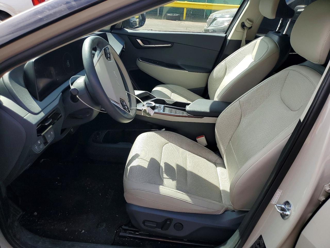 2022 KIA EV6 WIND photo 7