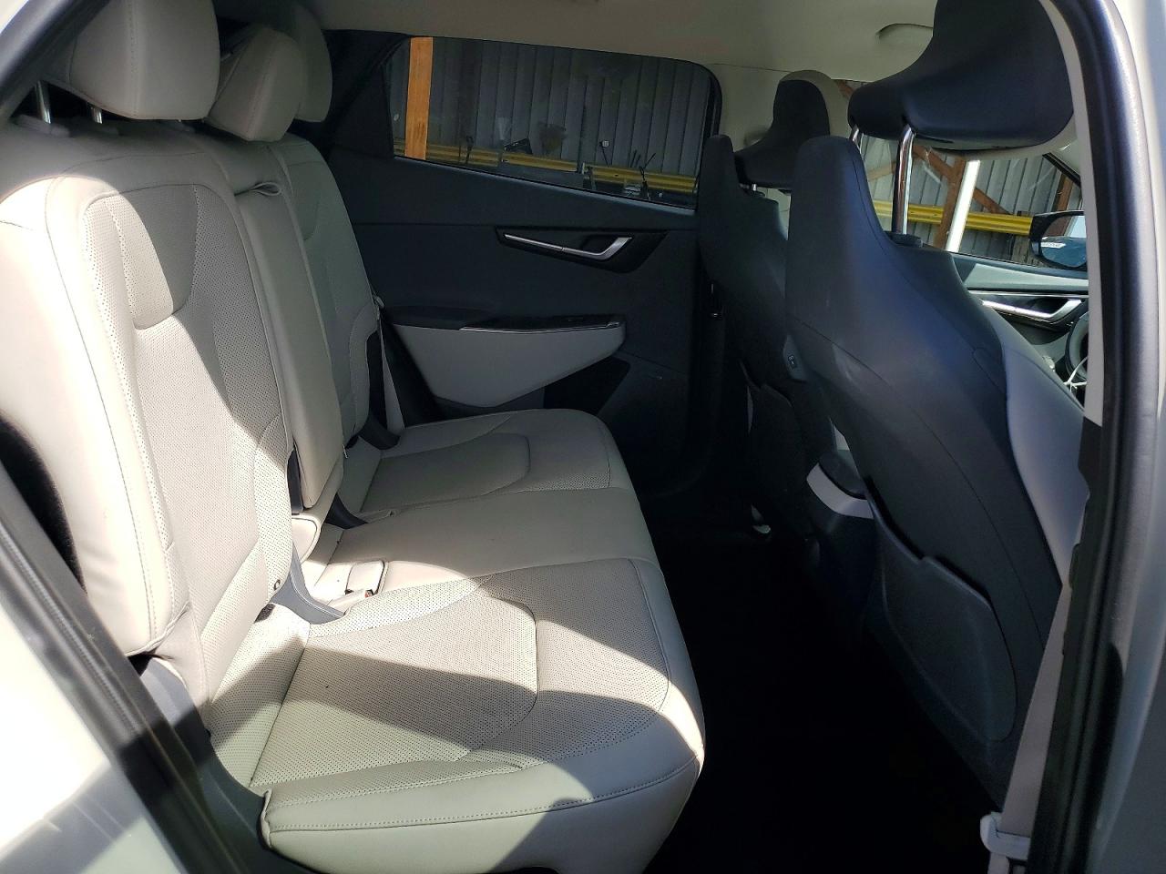 2022 KIA EV6 WIND photo 11