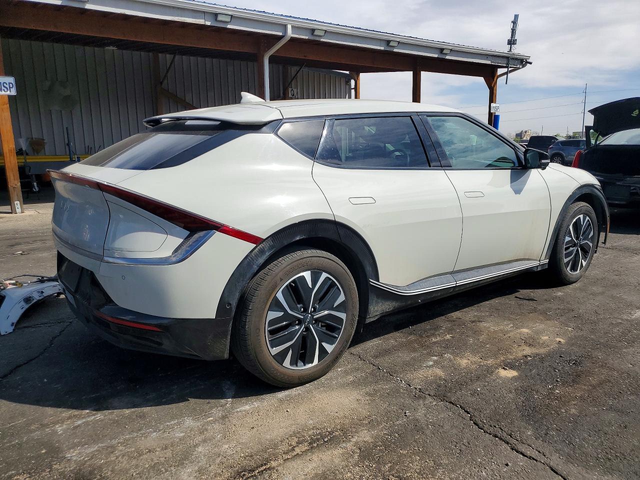 2022 KIA EV6 WIND photo 3