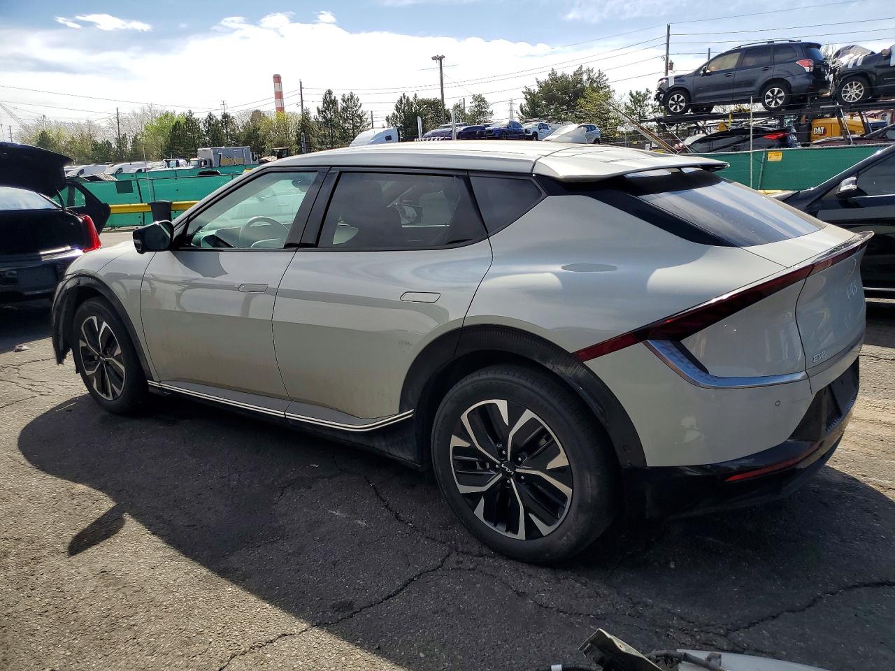 2022 KIA EV6 WIND photo 2