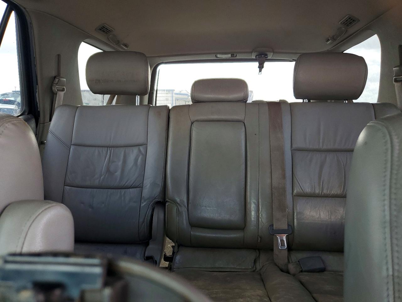 2002 TOYOTA SEQUOIA SR5 photo 10