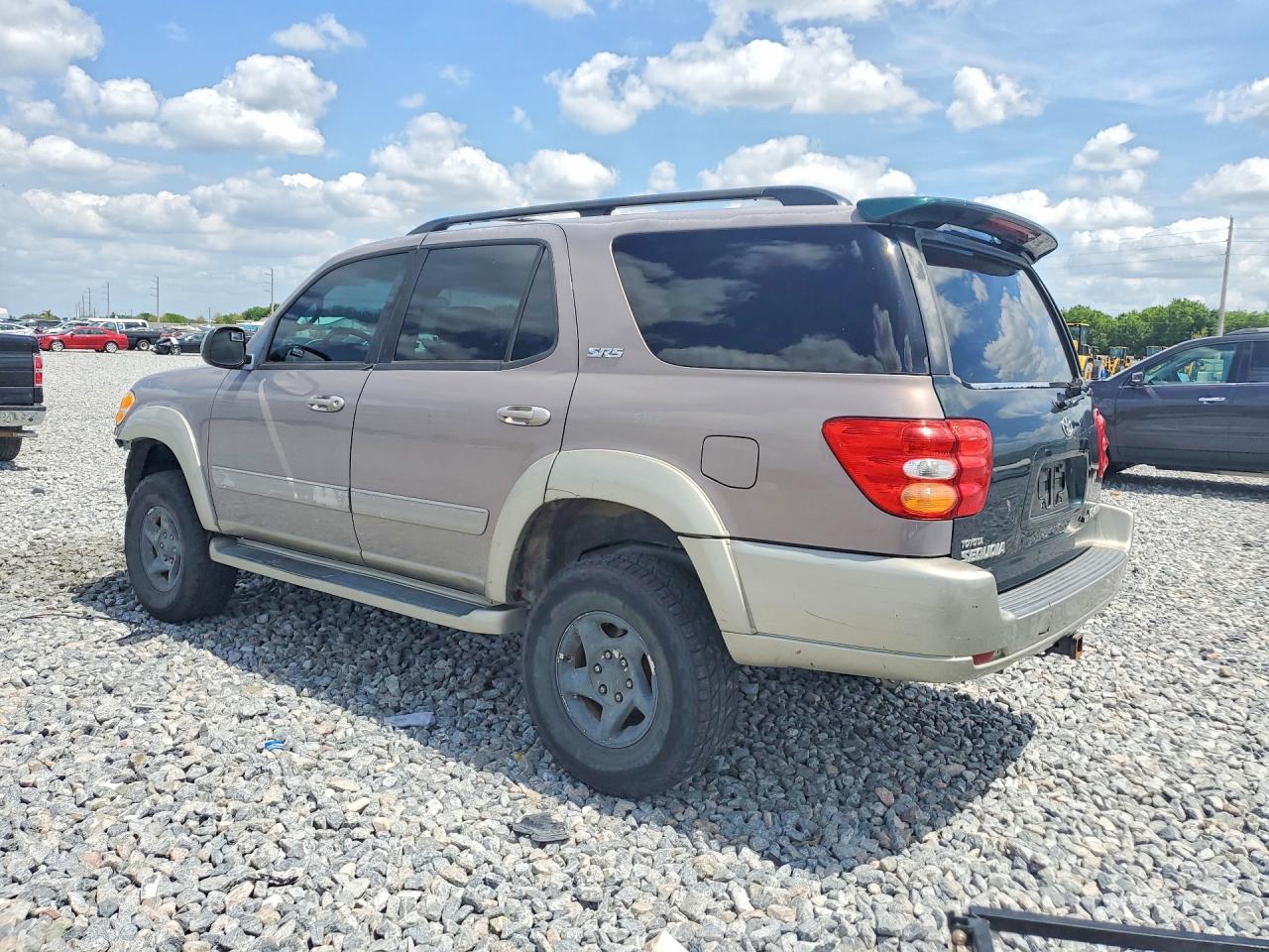 2002 TOYOTA SEQUOIA SR5 photo 2