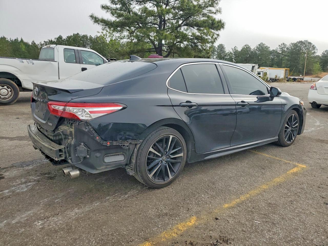 2020 TOYOTA CAMRY XSE photo 3