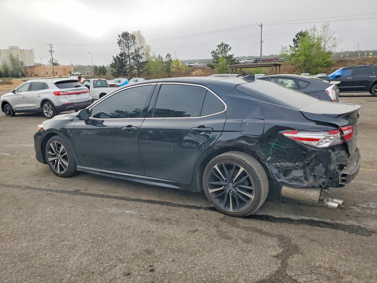 2020 TOYOTA CAMRY XSE photo 2