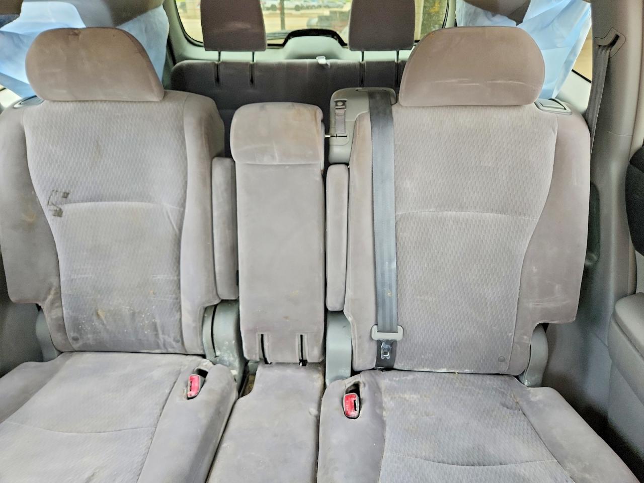 2009 TOYOTA HIGHLANDER BASE photo 10