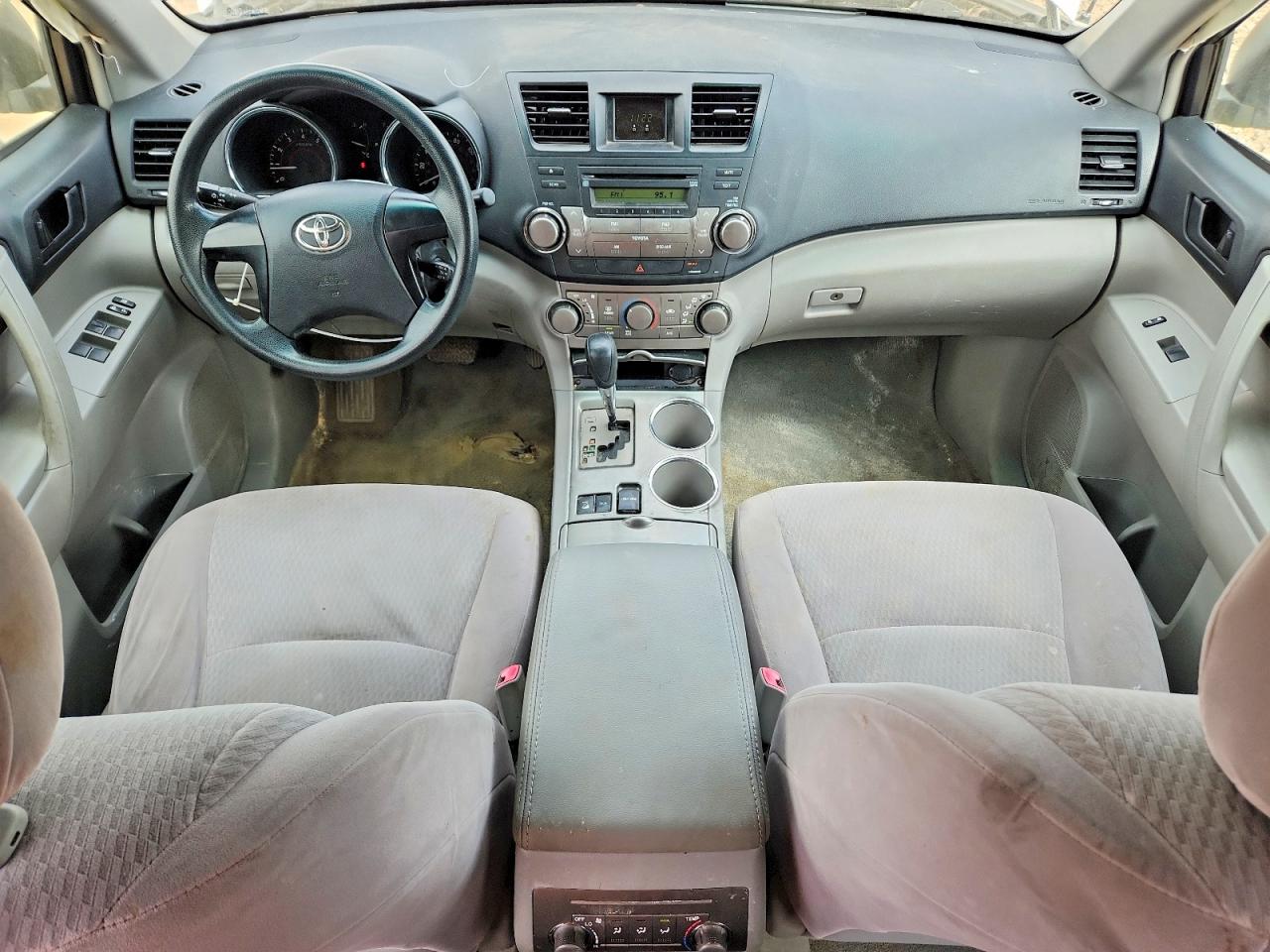 2009 TOYOTA HIGHLANDER BASE photo 8