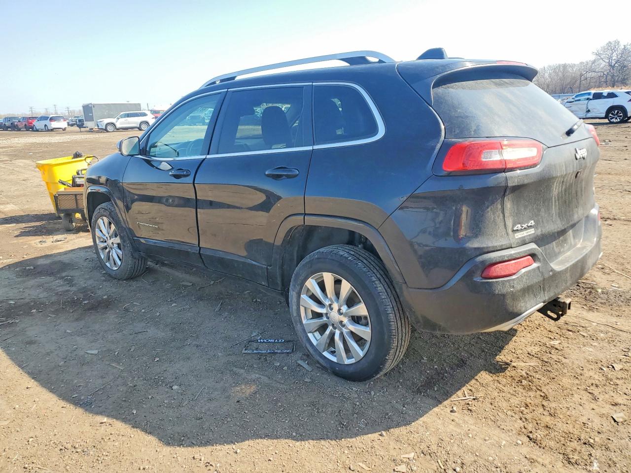 2017 JEEP CHEROKEE OVERLAND photo 3