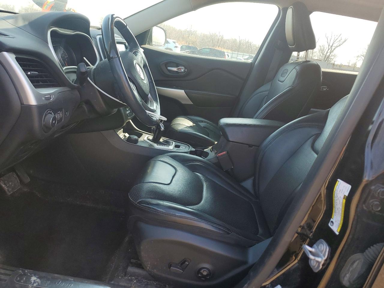 2017 JEEP CHEROKEE OVERLAND photo 13