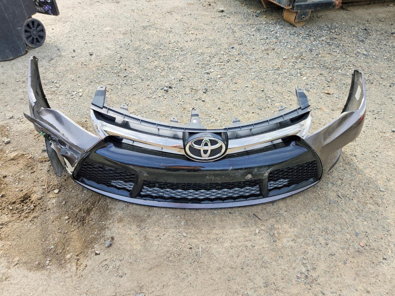 2016 TOYOTA CAMRY SE photo 23