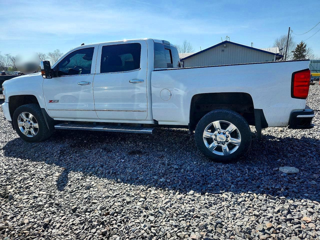 2018 CHEVROLET SILVERADO K2500 HEAVY DUTY LTZ photo 3