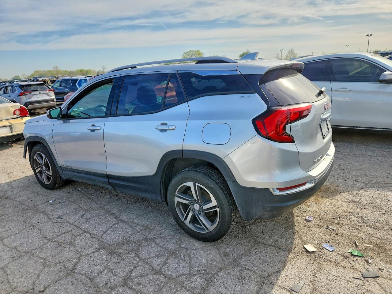 2019 GMC TERRAIN SLT photo 3
