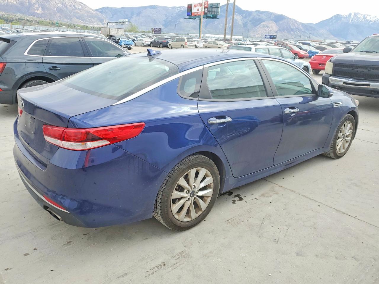 2018 KIA OPTIMA LX photo 3
