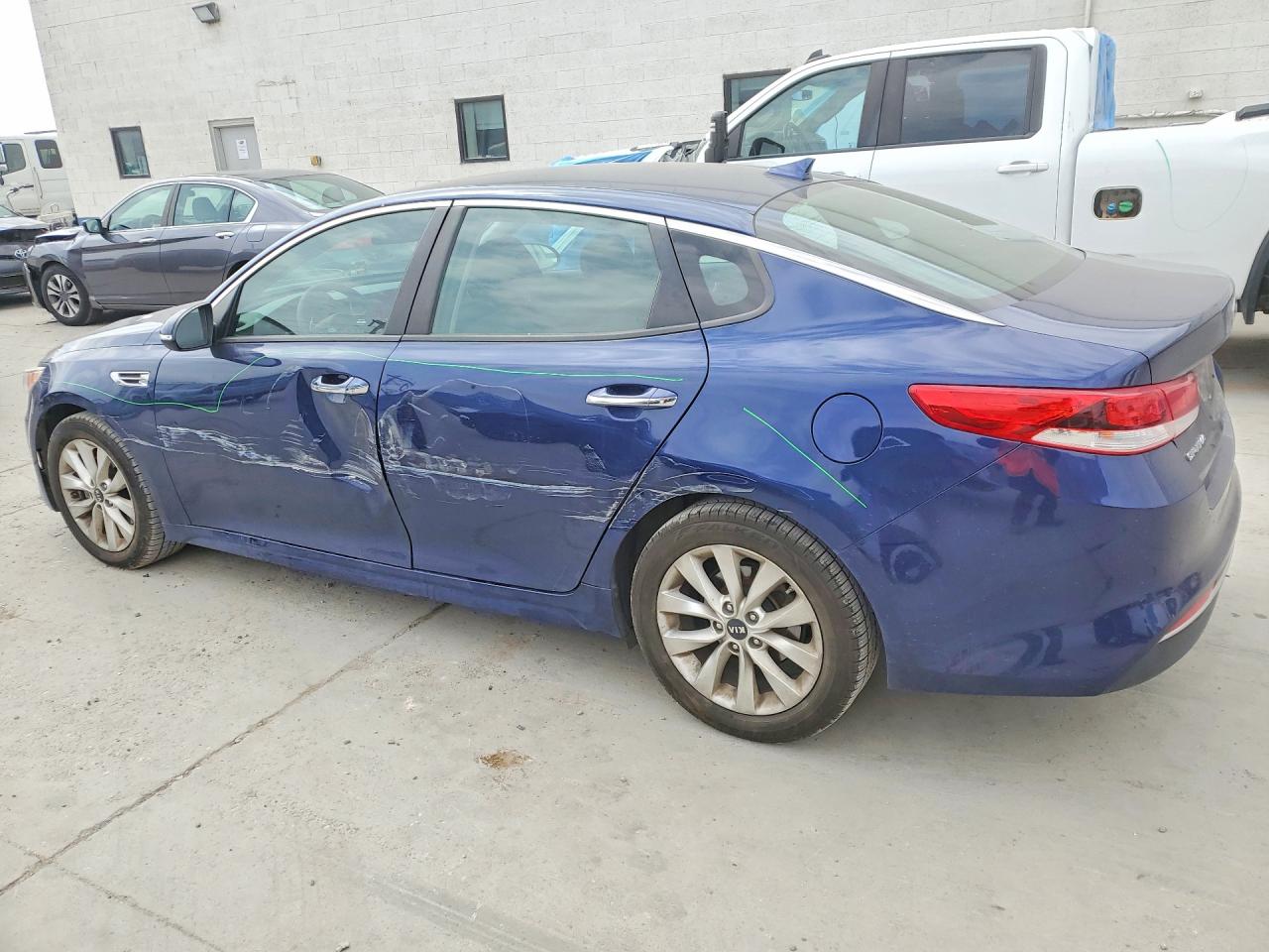 2018 KIA OPTIMA LX photo 2