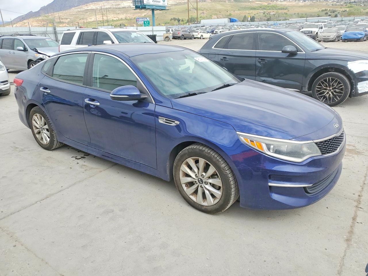 2018 KIA OPTIMA LX photo 4