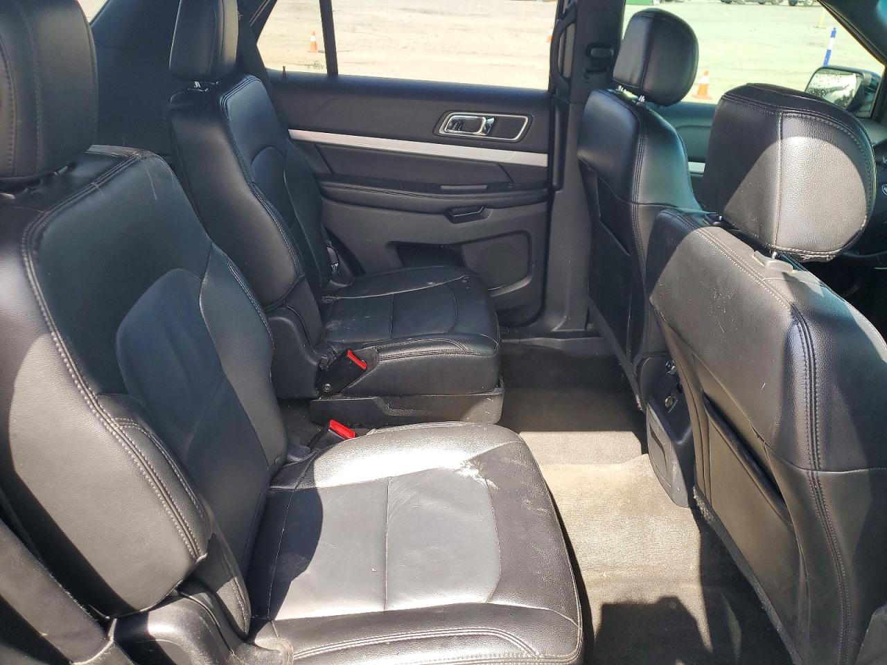 2016 FORD EXPLORER XLT photo 11