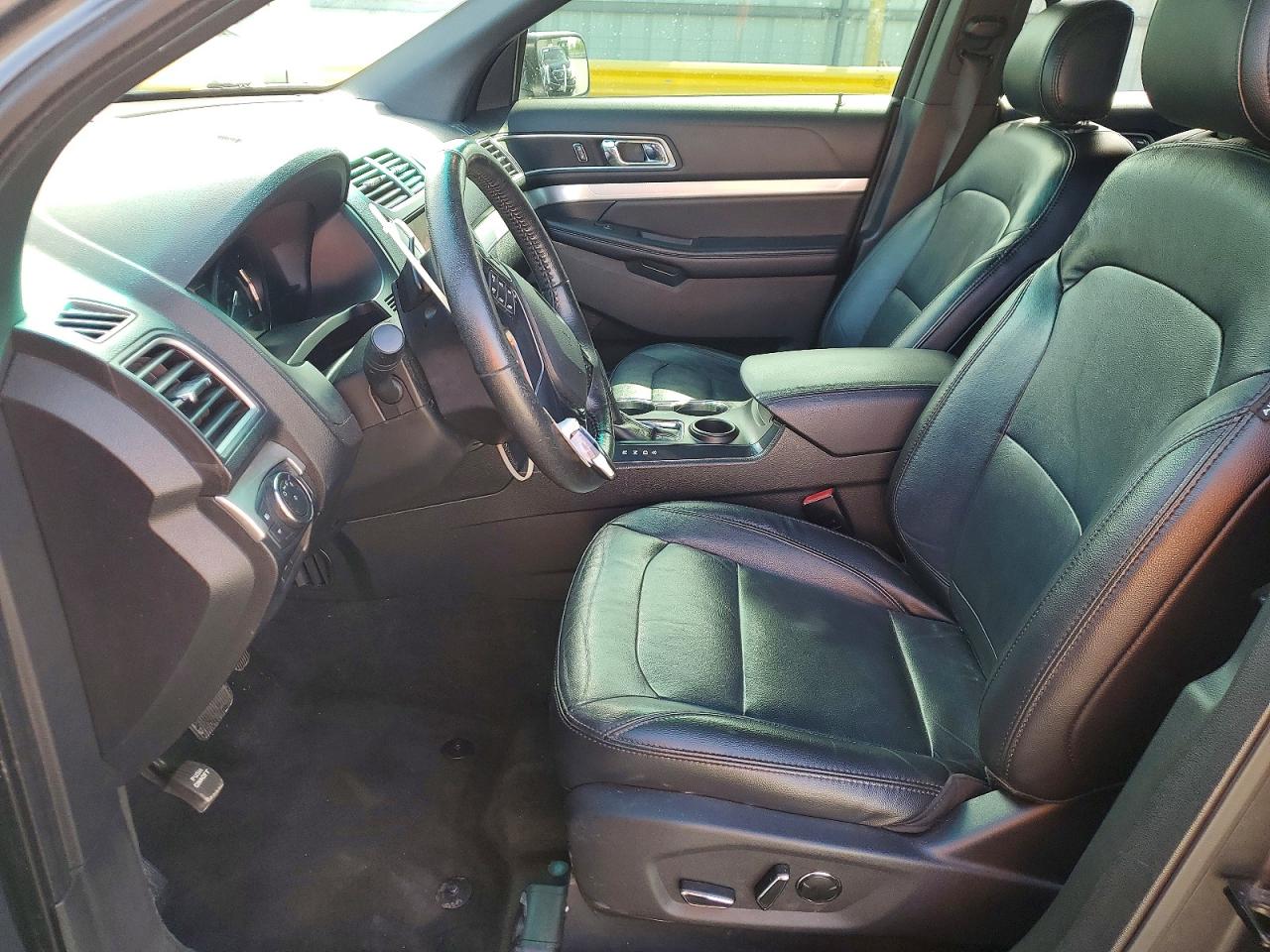 2016 FORD EXPLORER XLT photo 7