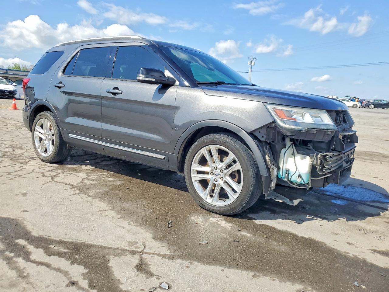 2016 FORD EXPLORER XLT photo 4