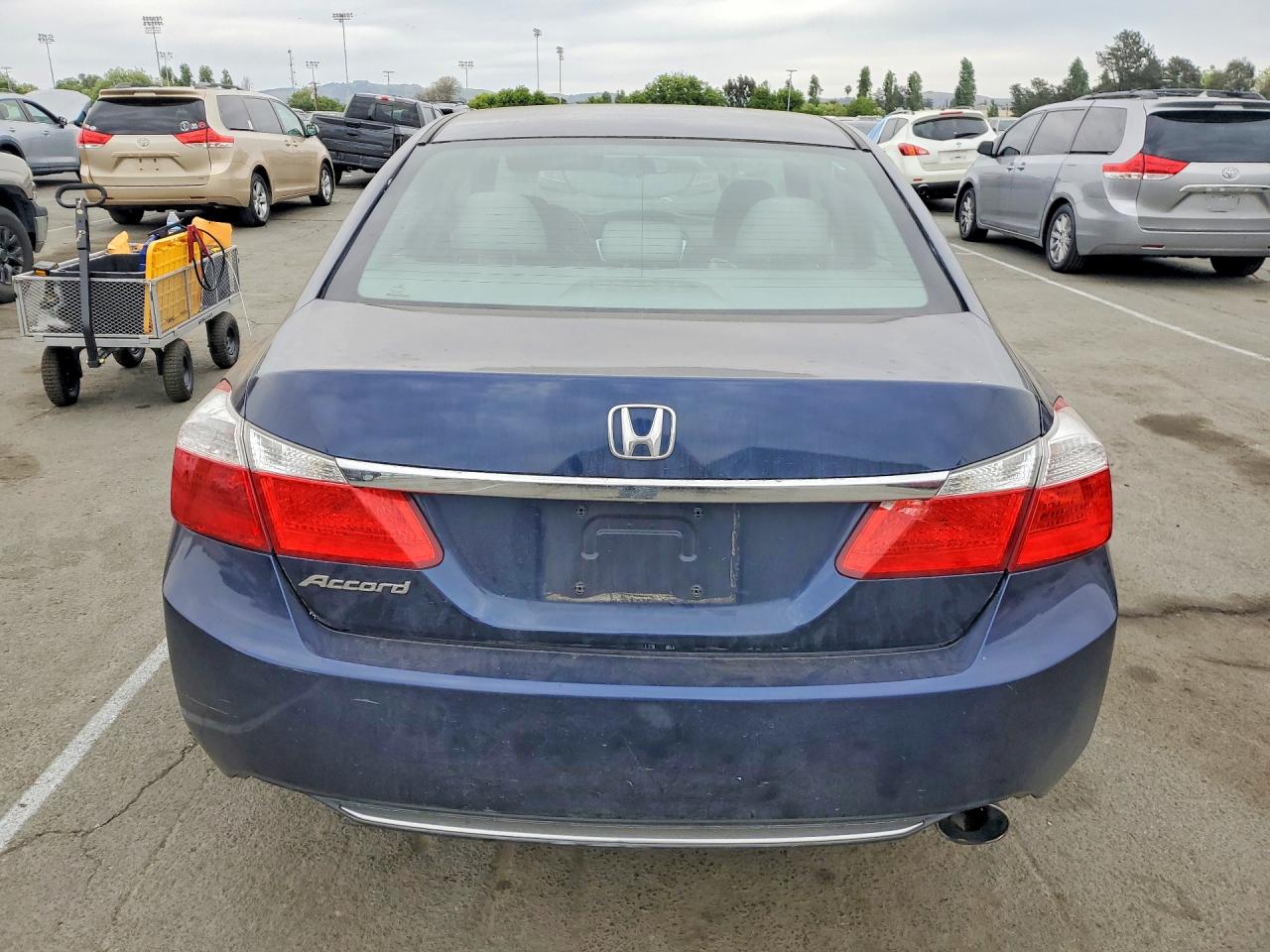 2015 HONDA ACCORD LX photo 11