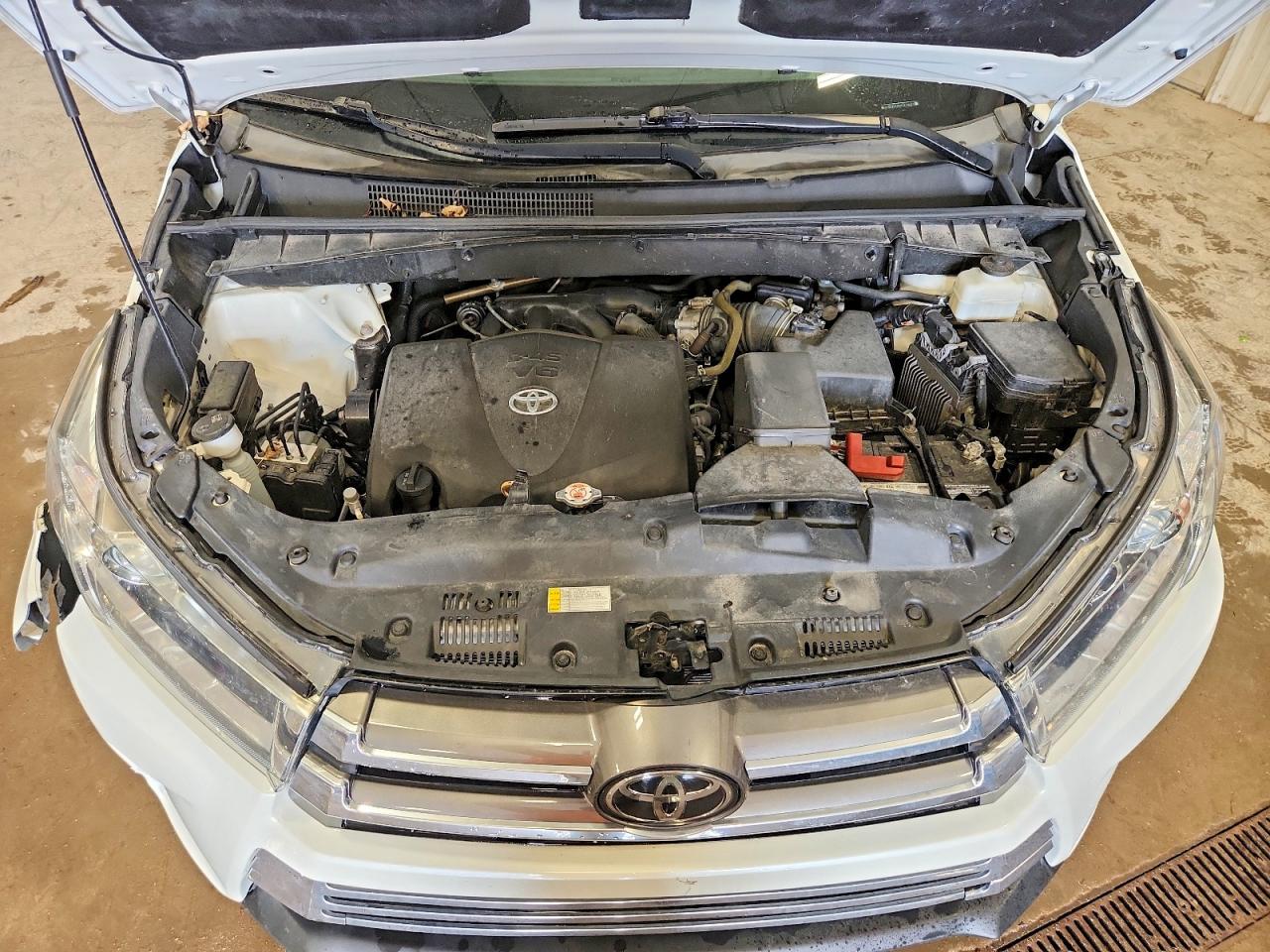 2019 TOYOTA HIGHLANDER LIMITED photo 23