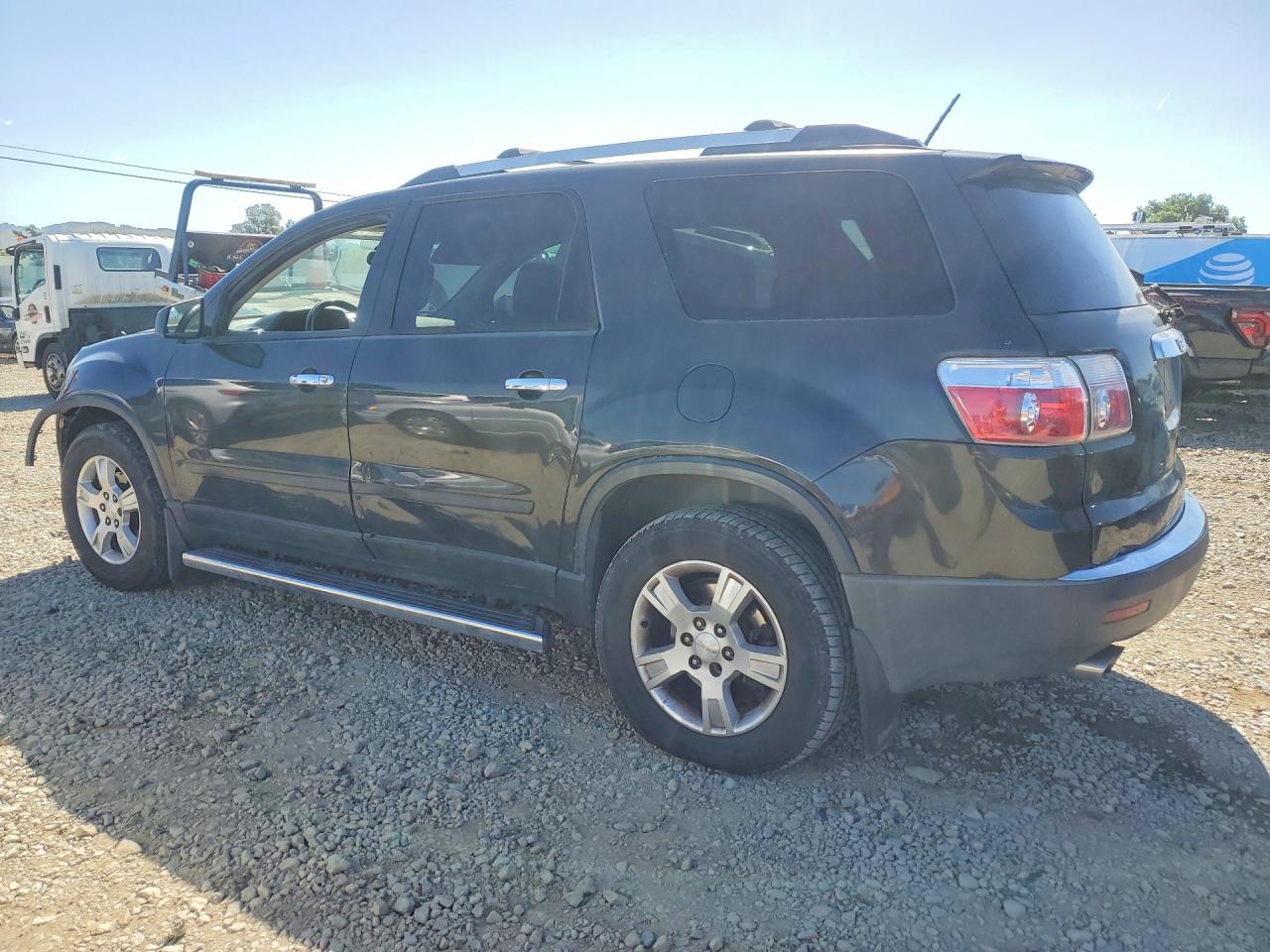 2010 GMC ACADIA SL photo 3
