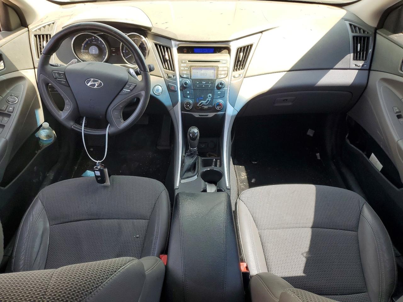 2013 HYUNDAI SONATA SE photo 22