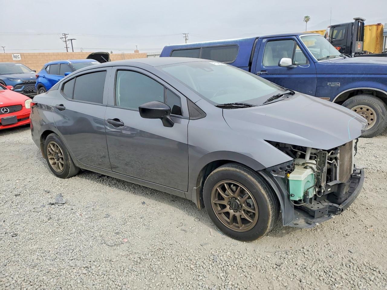 2020 NISSAN VERSA S photo 4