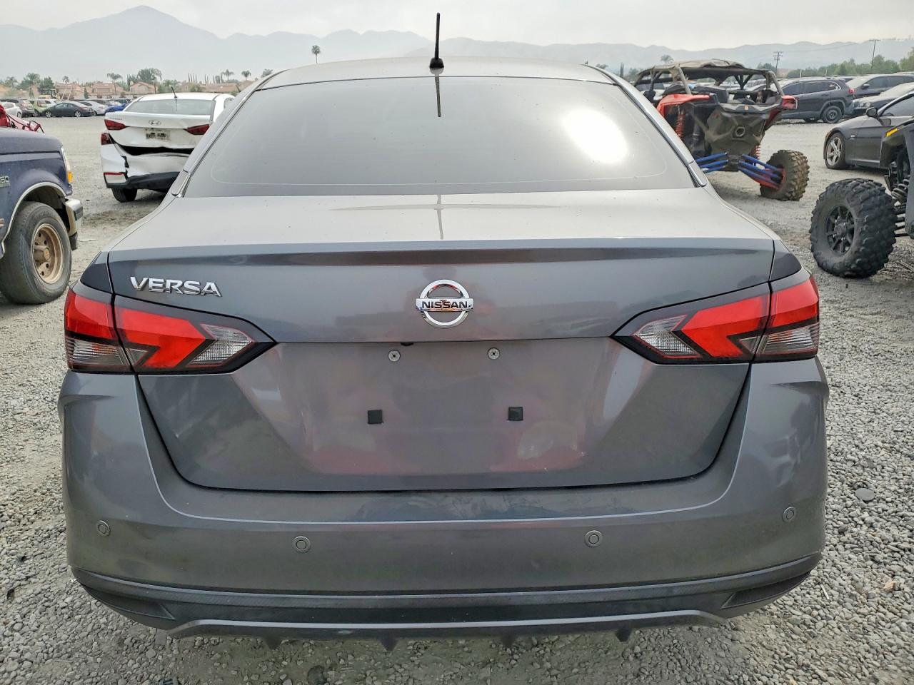 2020 NISSAN VERSA S photo 6