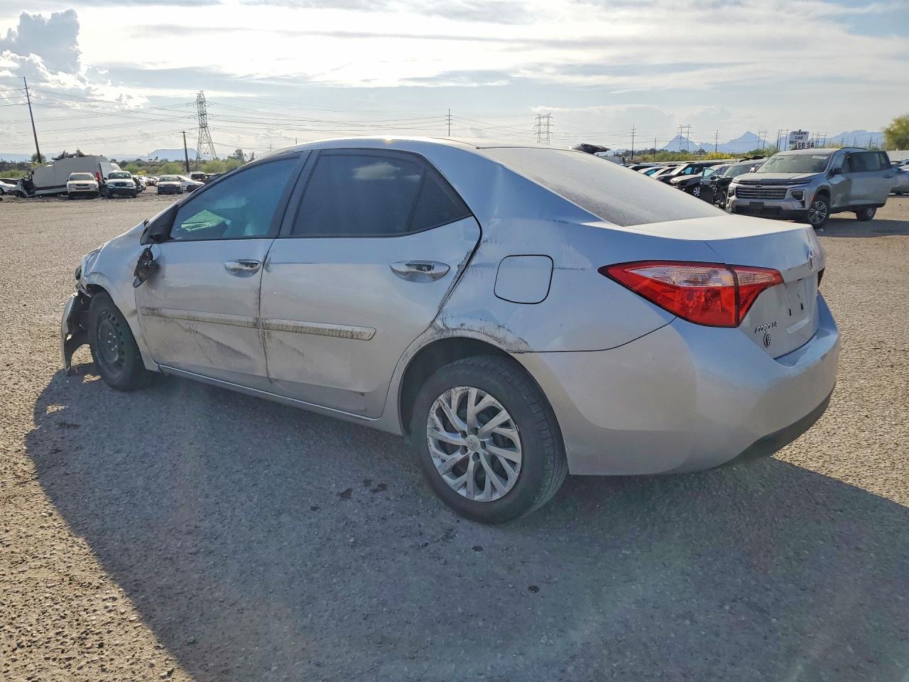 2017 TOYOTA COROLLA LE photo 4