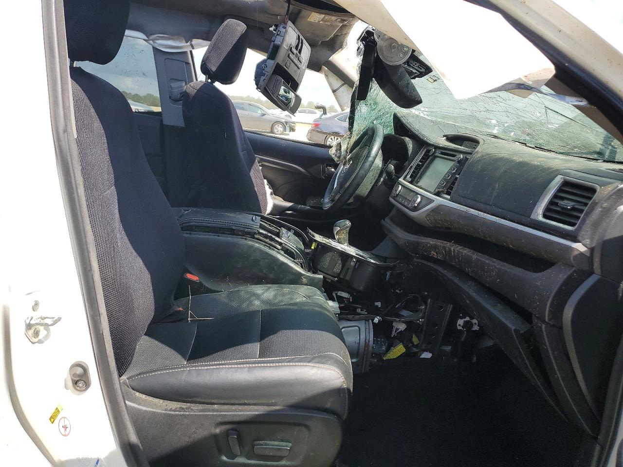 2018 TOYOTA HIGHLANDER LIMITED PLATINUM photo 13
