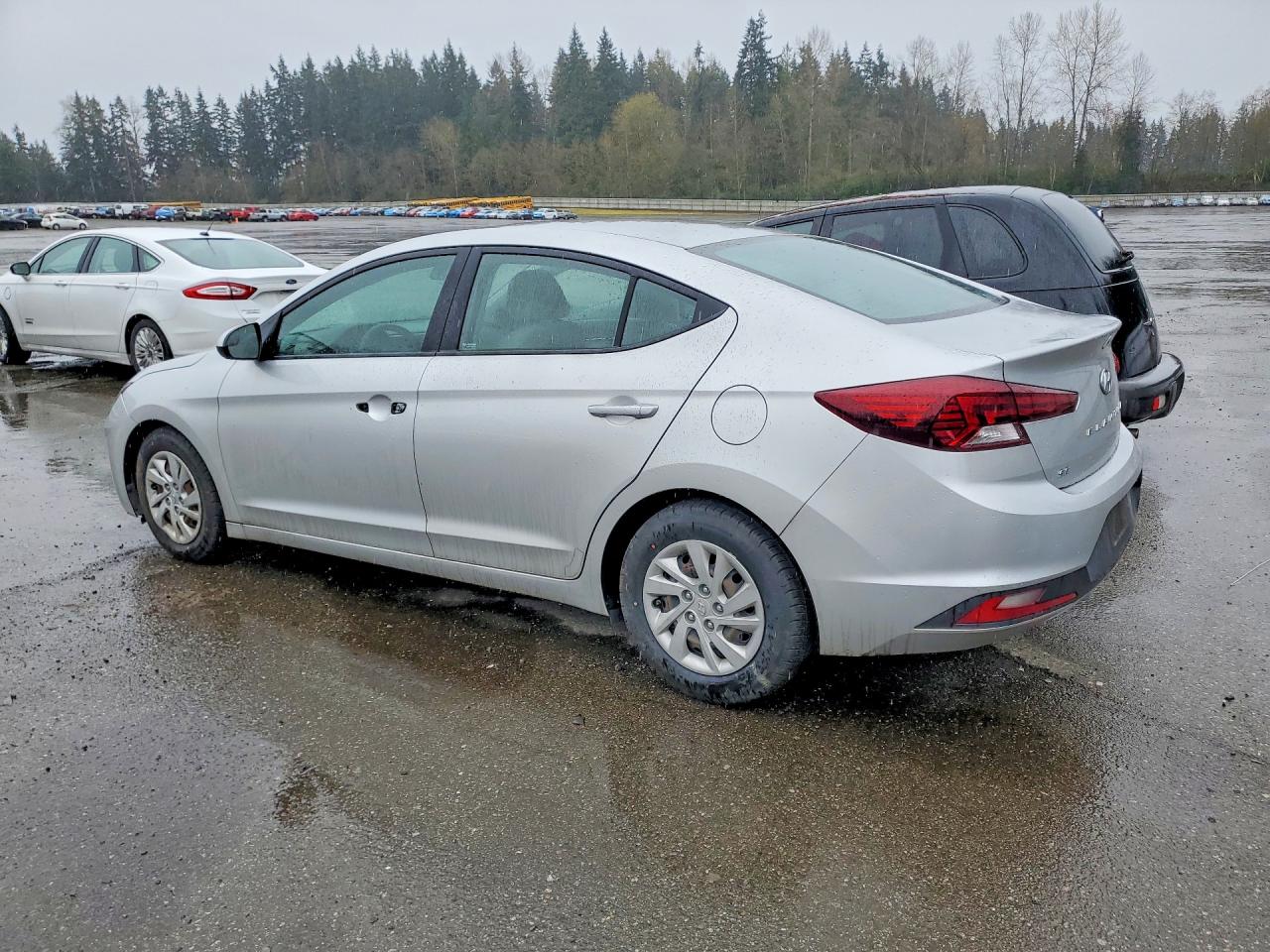 2019 HYUNDAI ELANTRA SE photo 4