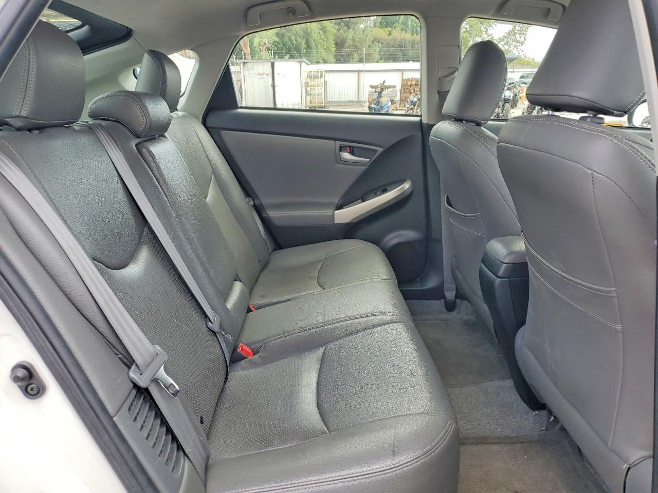 2014 TOYOTA PRIUS TWO photo 28