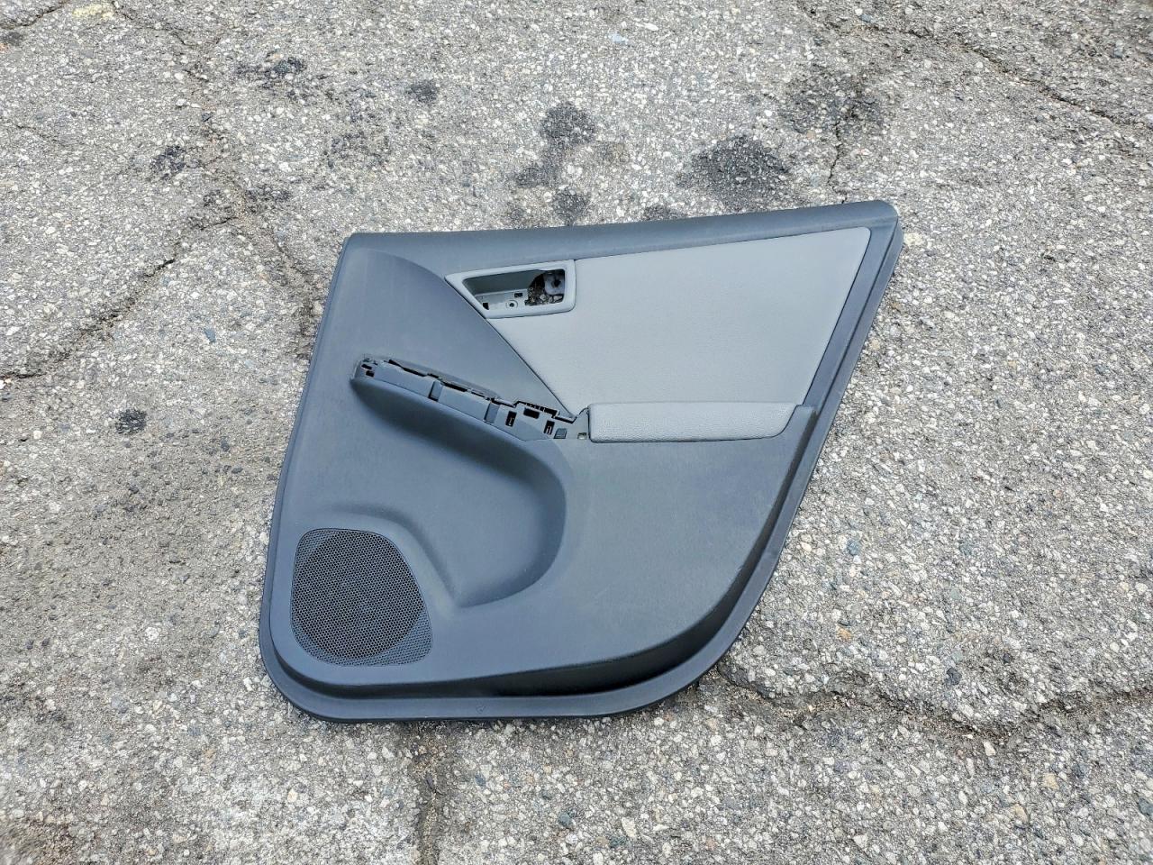 2014 TOYOTA PRIUS TWO photo 34