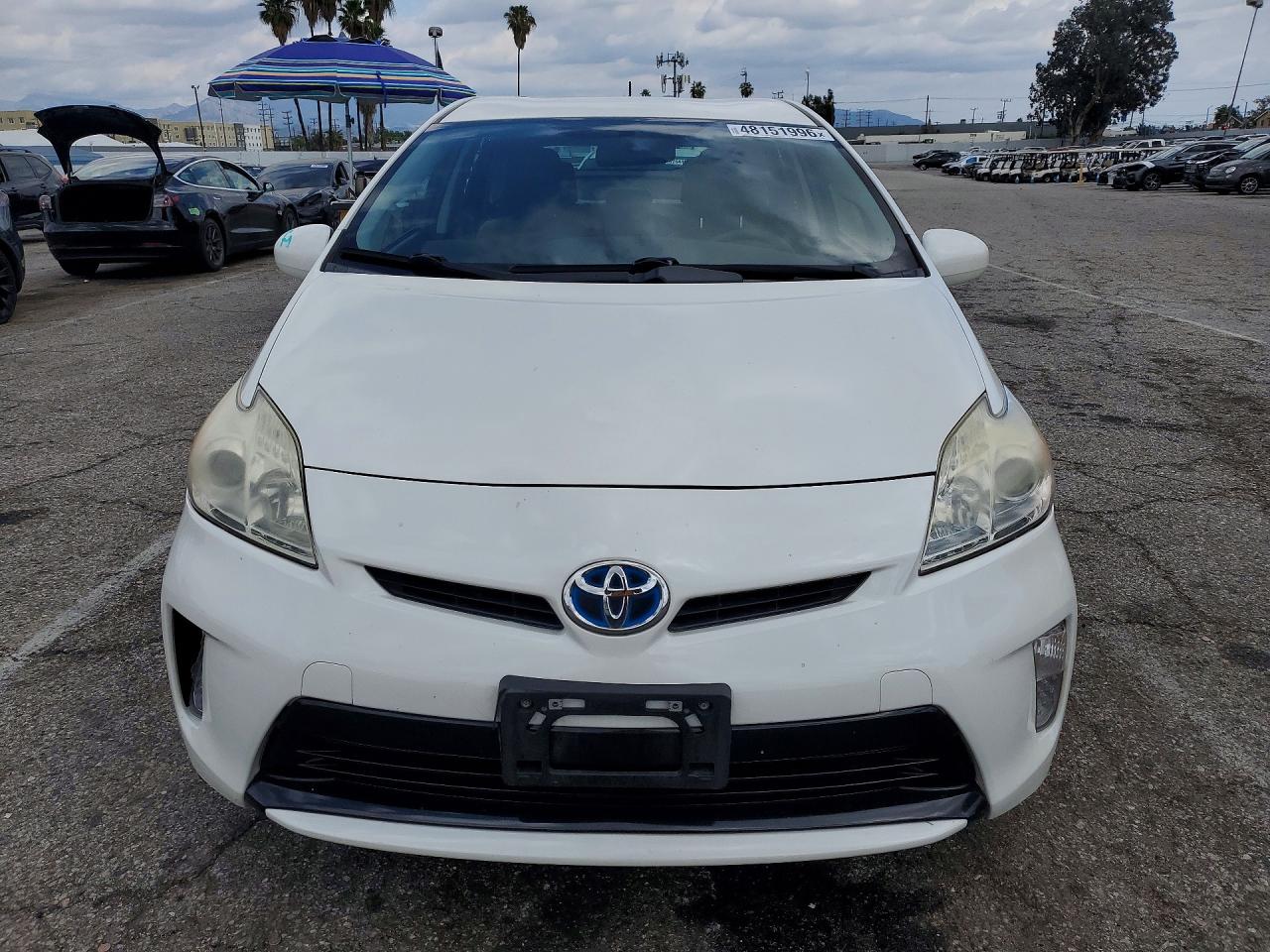 2014 TOYOTA PRIUS TWO photo 13