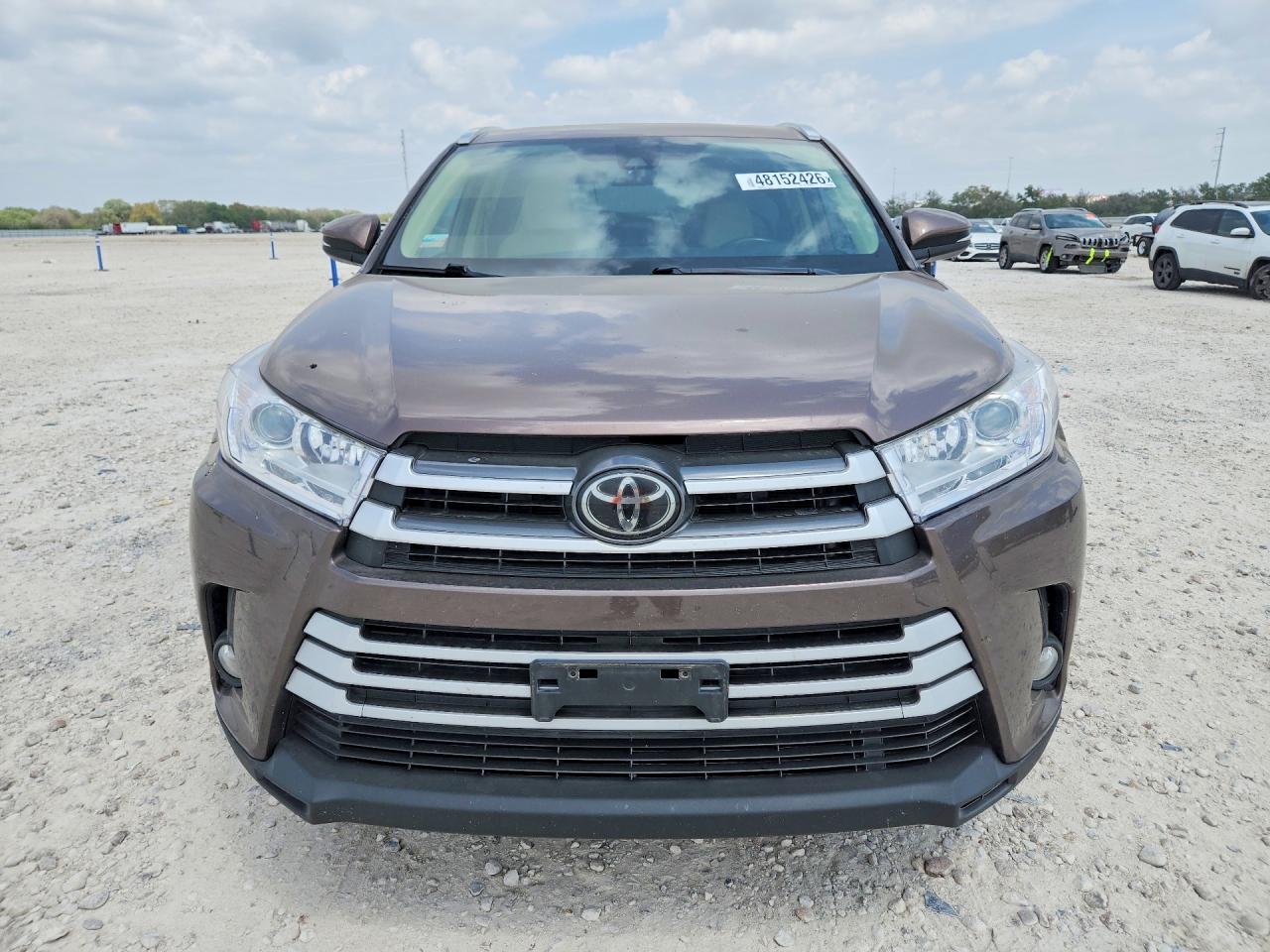 2019 TOYOTA HIGHLANDER XLE photo 13