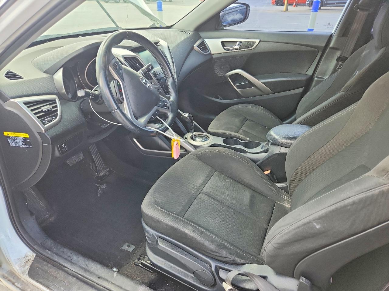 2017 HYUNDAI VELOSTER BASE photo 7