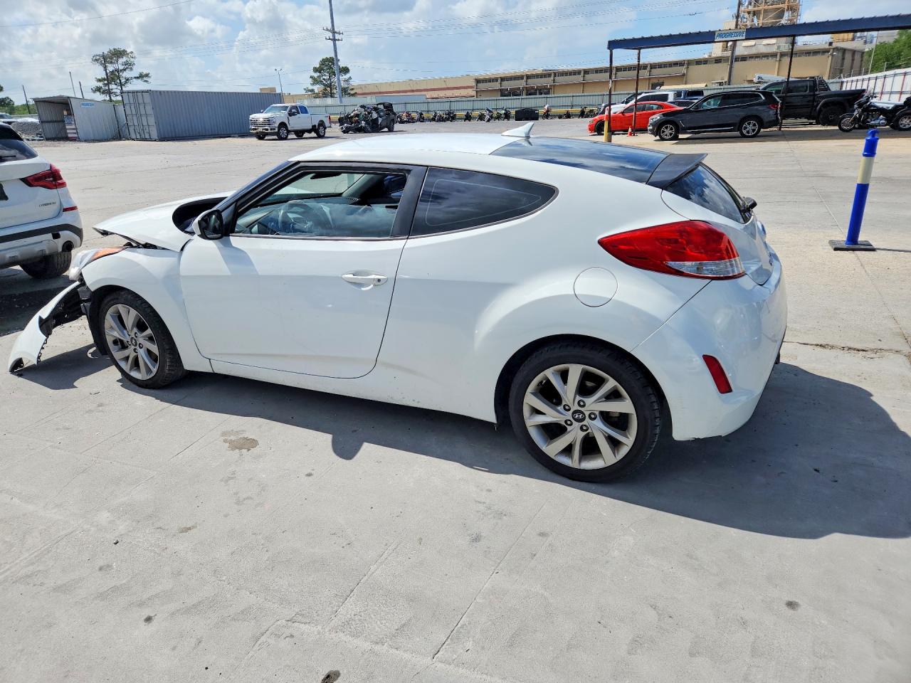 2017 HYUNDAI VELOSTER BASE photo 2