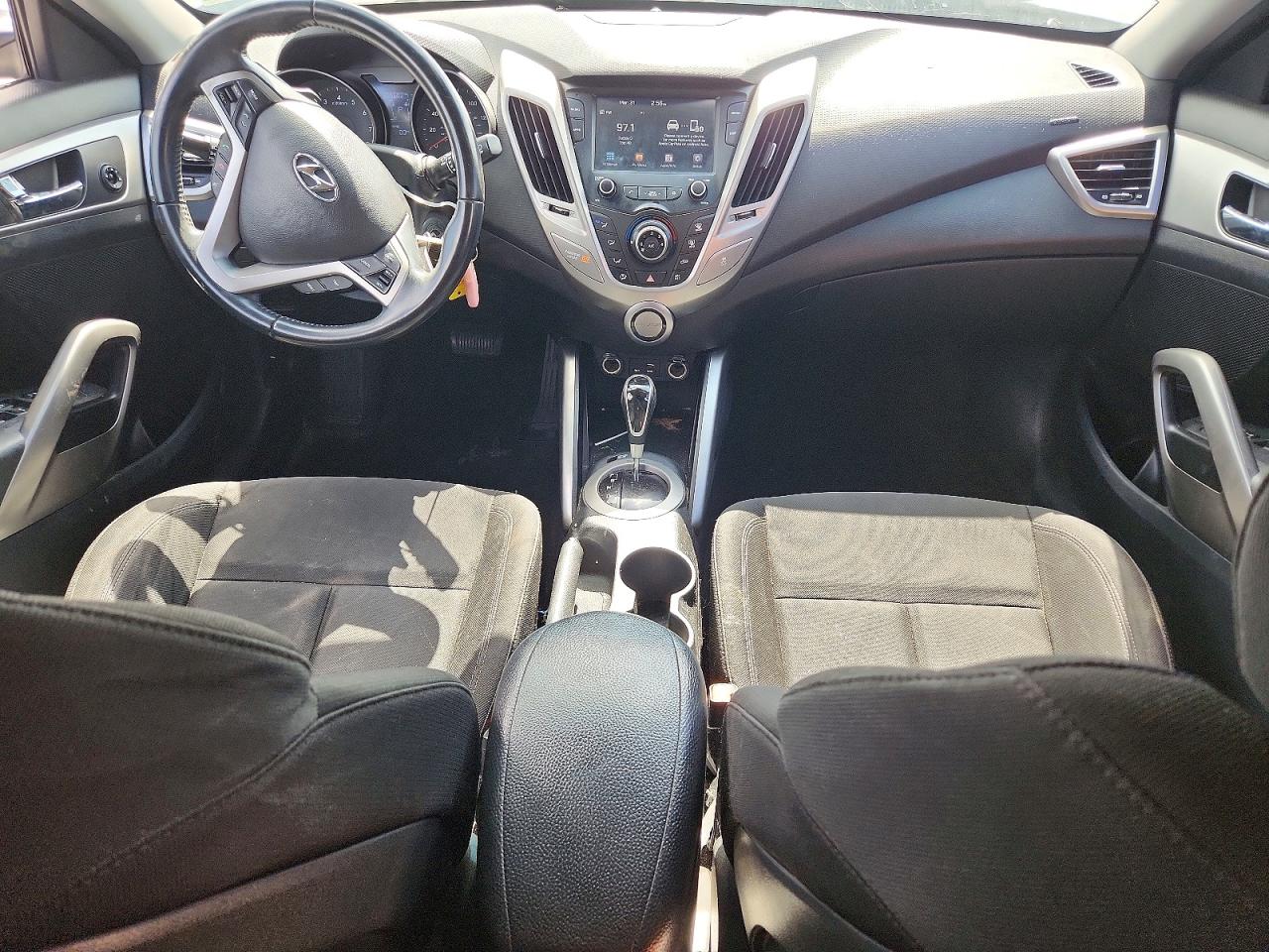 2017 HYUNDAI VELOSTER BASE photo 8