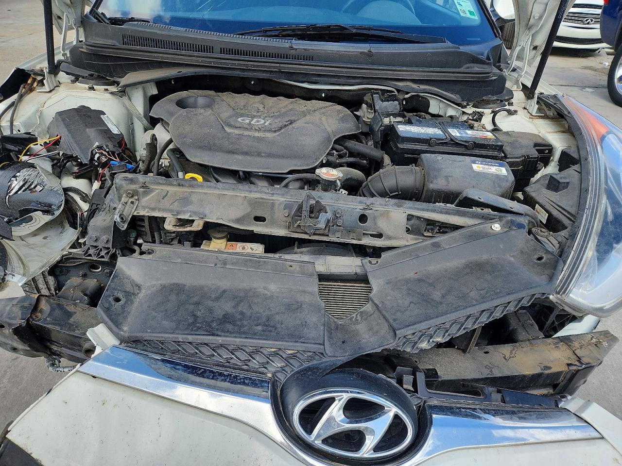 2017 HYUNDAI VELOSTER BASE photo 11
