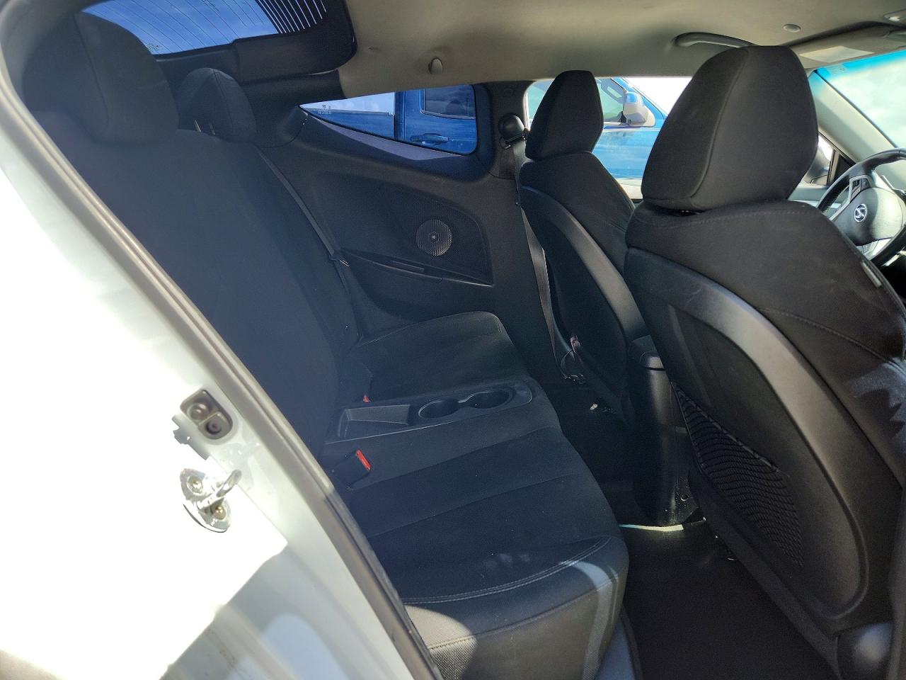2017 HYUNDAI VELOSTER BASE photo 10