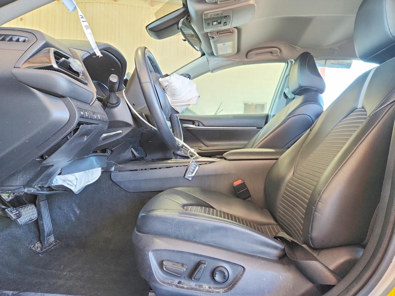 2021 TOYOTA CAMRY SE photo 13