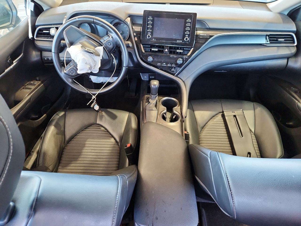 2021 TOYOTA CAMRY SE photo 15