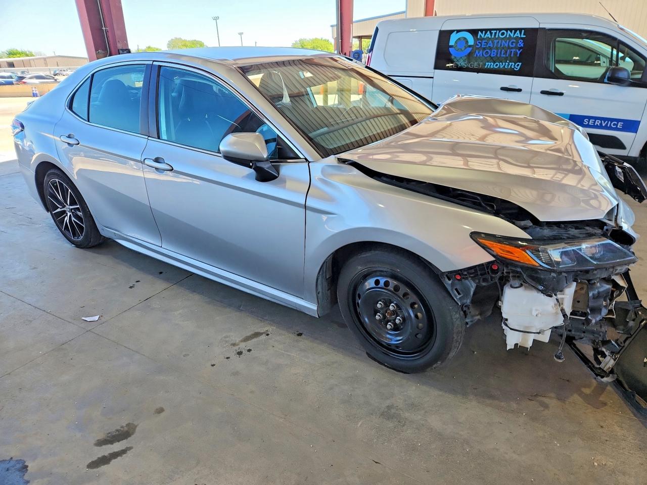 2021 TOYOTA CAMRY SE photo 7