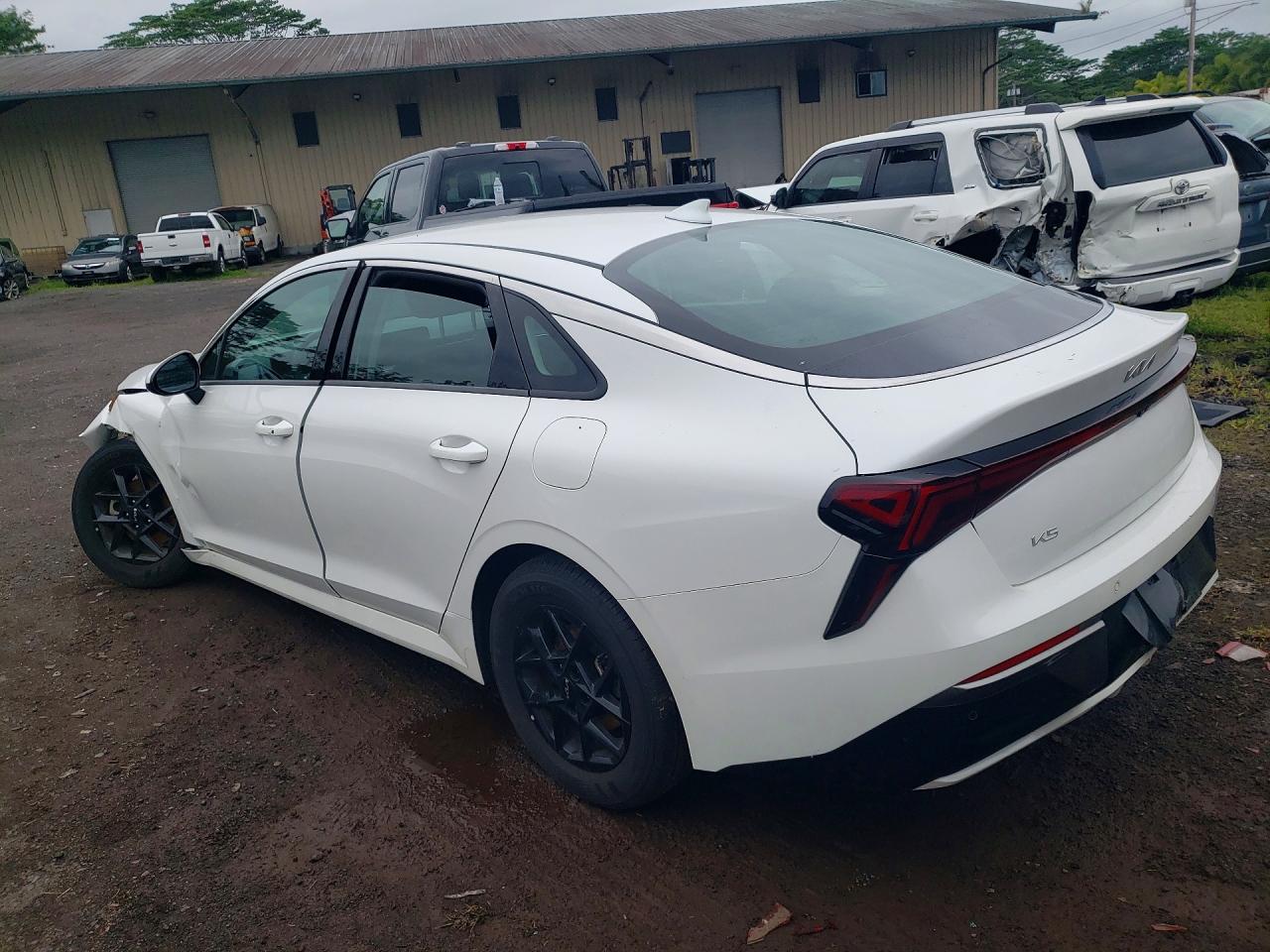 2025 KIA K5 LXS photo 2