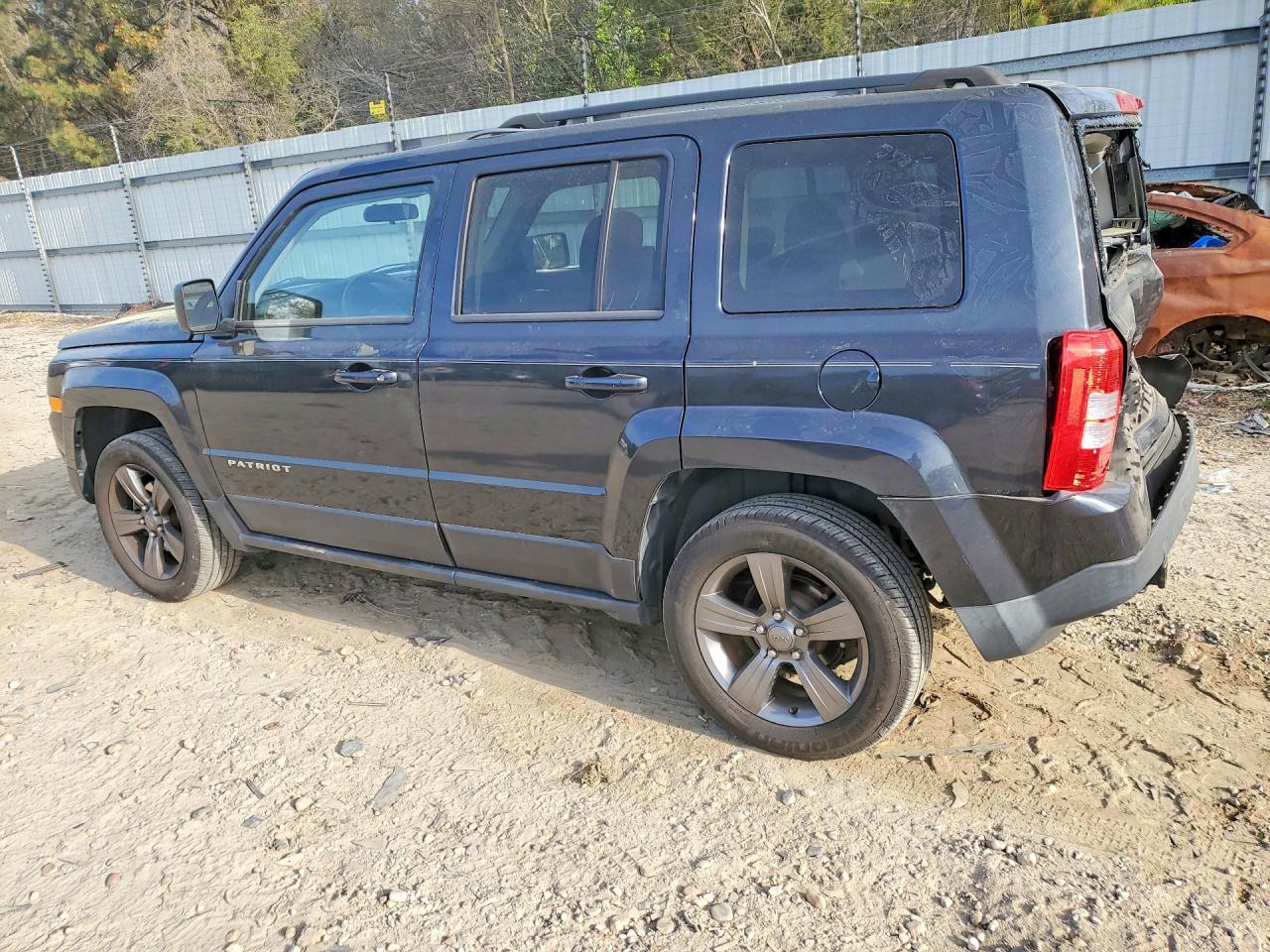 2015 JEEP PATRIOT LATITUDE photo 2